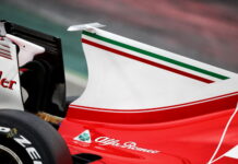 Через год на машинах могут вновь появиться «плавники» Shark fins