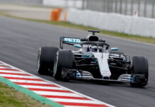 В Mercedes решили не менять гонщиков во второй день