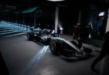 Чемпионская команда представила Mercedes F1 W09