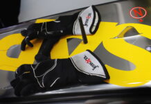 В 2018-м гонщики получат биометрические перчатки Jenson Button's gloves