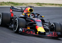 Риккардо лидирует в первый день тестов