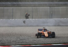 Алонсо попал в аварию на тестах