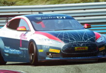 FIA поддержит гоночную серию с машинами Tesla Electric Production Car Series