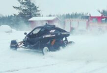 Боттас показывает, как ездят в Финляндии