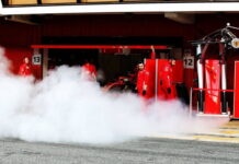 FIA ужесточает подход к контролю расхода масла Ferrari smoking
