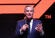 Братчес: «75% аудитории должны смотреть гонки бесплатно» Sean Bratches