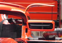 В Ferrari установили зеркала на Halo