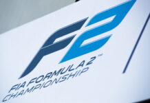 Старт за автомобилем безопасности на двух этапах Formula 2