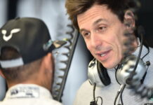 В Mercedes подумают о командной тактике Toto Wolff