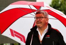 Браун: «В Ferrari должны быть обеспокоены своей формой» Ross Brawn