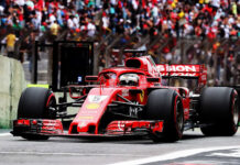 Феттеля предупредили и оштрафовали Sebastian Vettel
