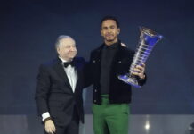 Льюис Хэмилтон получил чемпионский кубок FIA Prize Giving 2018