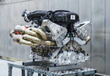 В Cosworth представили двигатель для Aston Martin Valkyrie Cosworth V12 engine