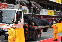 Роб Смедли о том, как решаются проблемы в ходе тестов The car of Romain Grosjean, Haas F1 Team VF-19 is recovered to the pits during the Barcelona February testing at Circuit de Barcelona