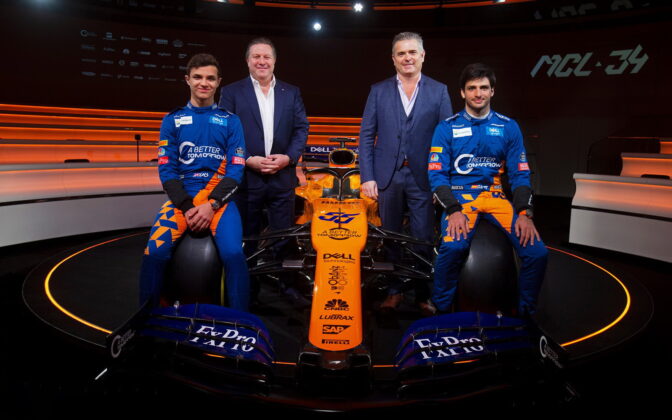 Lando Norris, Zak Brown, Gil de Ferran, Carlos Sainz