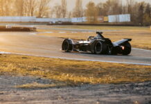 В Mercedes провели первые тесты машины Формулы E Mercedes-Benz EQ Silver Arrow 01