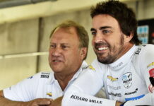 Роберт Фернли покинул McLaren Robert Fernley, Fernando Alonso