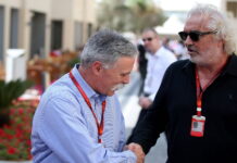 Бриаторе: «Я бы не ошибся, как ошиблись в Ferrari» Chase Carey, Flavio Briatore