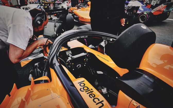 McLaren F1 Team. 29.04.2018. Formula 1 World Championship, Rd 4, Azerbaijan Grand Prix, Baku Street Circuit, Azerbaijan, Race Day. - www.automotorsport.az, EMail: info@automotorsport.az - copy of publication required for printed pictures. Every used picture is fee-liable. © Copyright: automotorsport.az