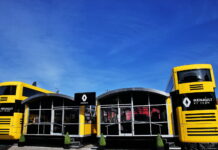 В Renault сменят моторы и получат штраф Renault F1 Team motorhome