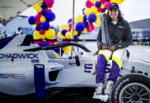 Пауэлл выиграла гонку, Чэдвик – титул Jamie Chadwick