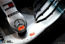 Mercedes оштрафовали на 5000 евро Mercedes logo