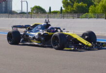 Сироткин и Окон завершили первый день тестов Pirelli Pirelli 18 inch tyres