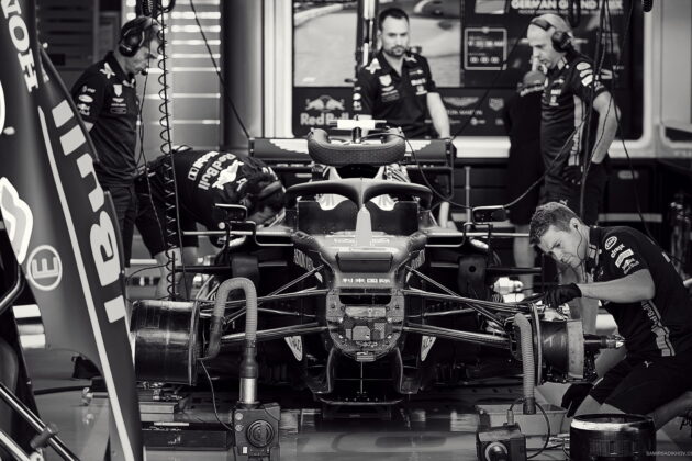 Red Bull mechanics - 26.07.2019. Formula 1 World Championship, Rd 11, German Grand Prix, Hockenheim, Germany, Practice Day. - www.automotorsport.az, EMail: info@automotorsport.az - copy of publication required for printed pictures. Every used picture is fee-liable. © Copyright: automotorsport.az