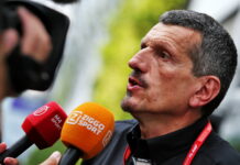 Стюарды оштрафовали Штайнера на 7500 евро Guenther Steiner