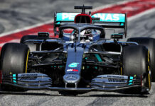 Хэмилтон лидирует в первый день тестов Lewis Hamilton