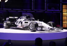 AlphaTauri представила первую машину Scuderia AlphaTauri