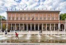 В Италии готовятся к презентации Ferrari Teatro Valli Reggio Emilia