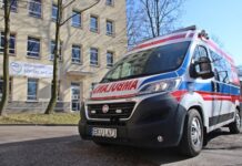 В Ferrari подарили карету скорой помощи медикам Модены Ferrari Ambulance
