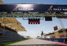 На трассу в Сахире выехали машины Формулы 2 Bahrain International Circuit