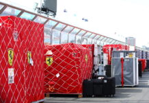 Оборудование команд прибывает в Мельбурн Australian Grand Prix, Albert Park