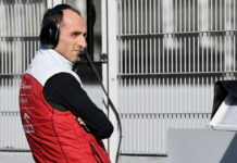 Кубица призывает всех оставаться дома Robert Kubica