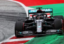 Хэмилтон потерял три места на старте Lewis Hamilton