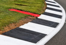 Выезд с трассы в 9 и 15 поворотах накажут штрафом British Grand Prix, Silverstone