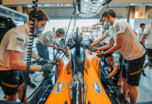 У гонщиков McLaren машины разной конфигурации Carlos Sainz