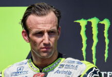 Зарко наказали стартом с пит-лейна за аварию с Морбиделли Johann Zarco