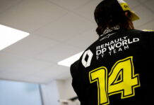 Впервые за 10 лет Алонсо посетил базы Renault Fernando Alonso
