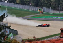 В Pirelli расследуют причины взрыва шины Ферстаппена
