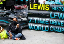 Хэмилтон и Mercedes номинированы на премию Laureus Lewis Hamilton