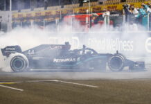 В Mercedes подтвердили: Мощность моторов была снижена Lewis Hamilton