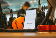 В McLaren завели двигатель Mercedes на MCL35M McLaren