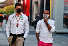 Вольфф: Не думаю, что Льюис останется ещё на три года Toto Wolff, Lewis Hamilton