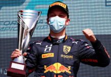 Первую гонку сезона выиграл дебютант Лиам Лоусон Liam Lawson