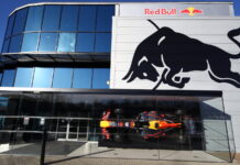 Новая машина Red Bull получит индекс RB18 Red Bull Racing Factory