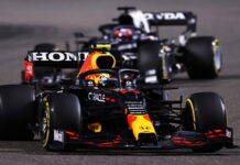 В Red Bull решают проблему, возникшую на машине Переса Sergio Perez