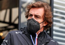 На машине Алонсо заменили выхлопную систему Fernando Alonso